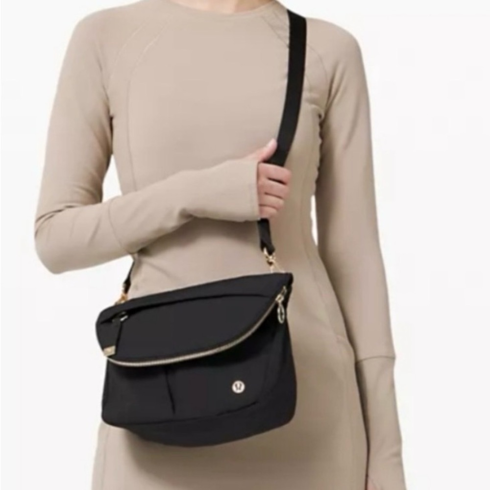 Lululemon All Night Festival bag